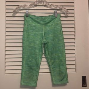 Go-Dry Capri Leggings